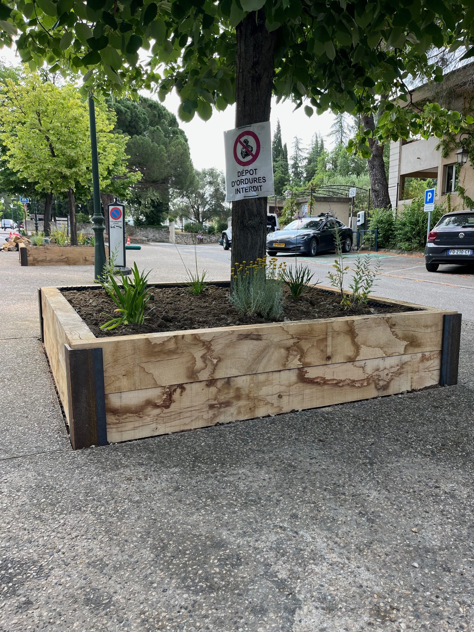 RETENU EN POUTRE…. PAYSAGISTE LES JARDINS DE CABRIERES LUBERON